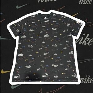 Nike Men's Black Graphic T-Shirt